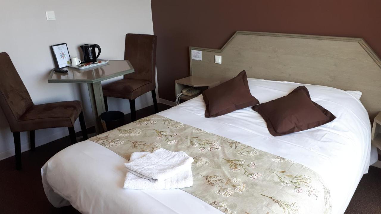 Hotel Logis La Rose Des Vents Volvic Esterno foto
