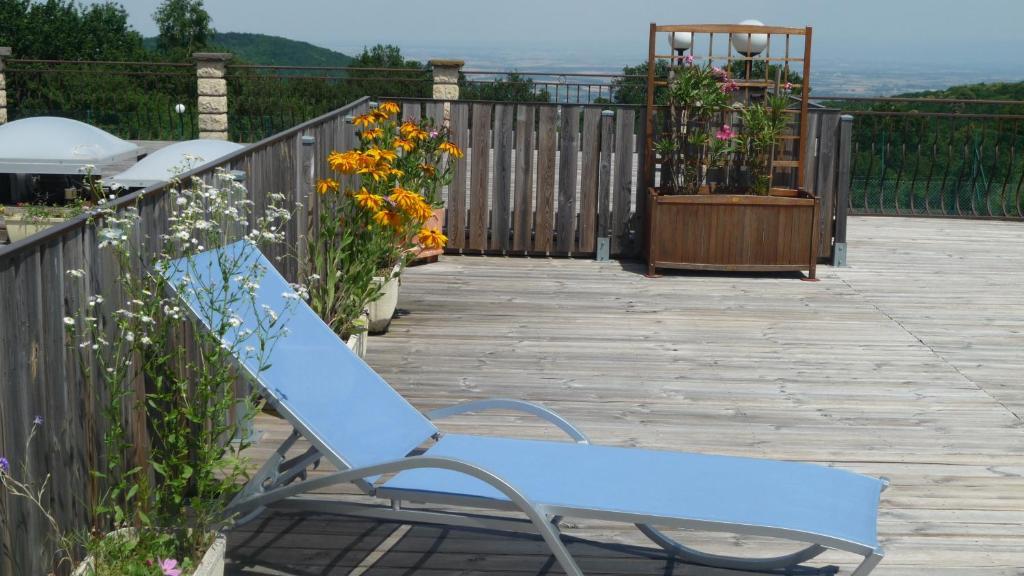 Hotel Logis La Rose Des Vents Volvic Esterno foto