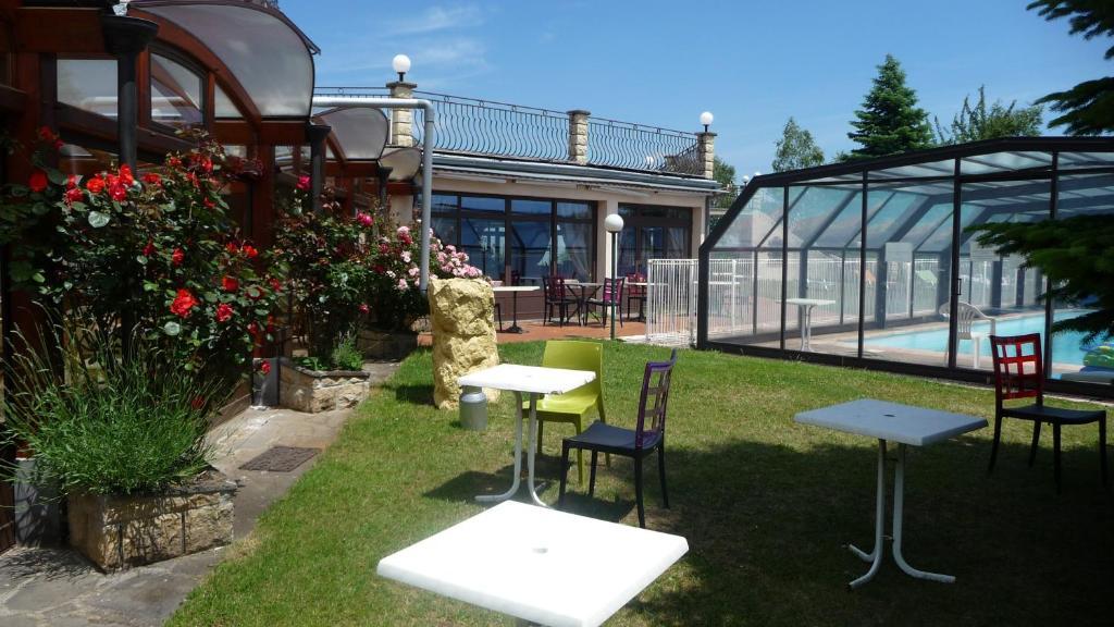 Hotel Logis La Rose Des Vents Volvic Esterno foto