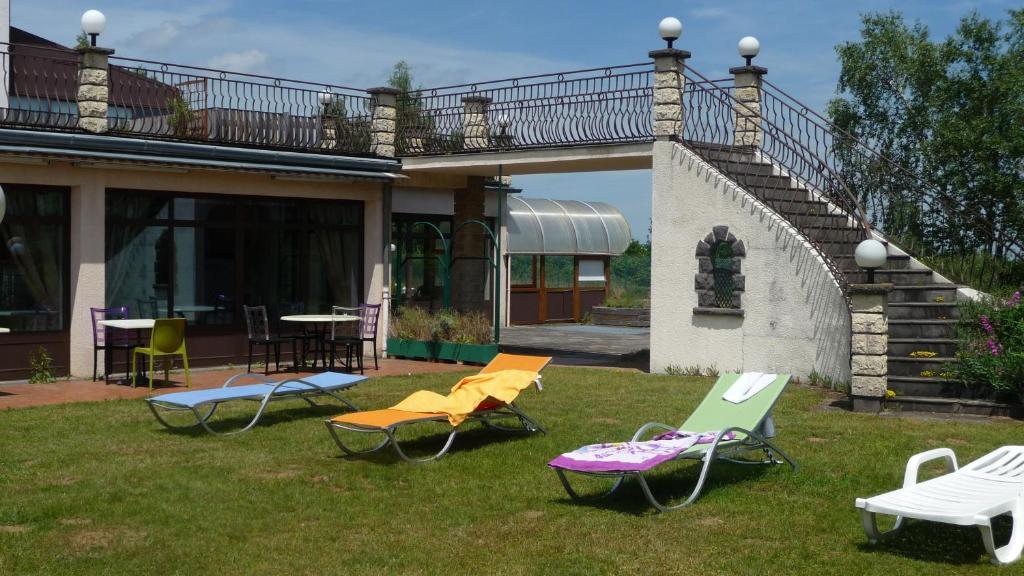 Hotel Logis La Rose Des Vents Volvic Esterno foto