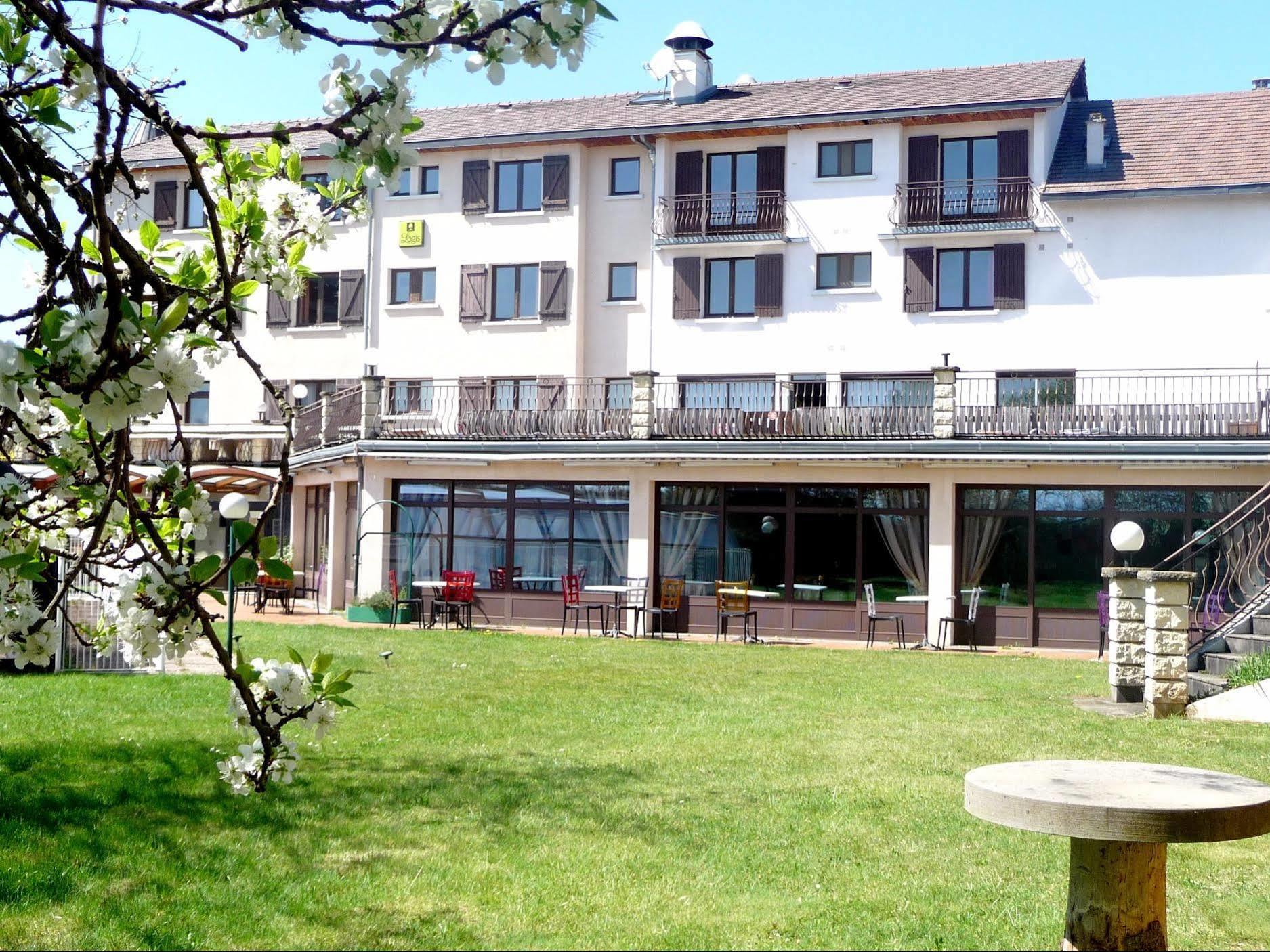 Hotel Logis La Rose Des Vents Volvic Esterno foto