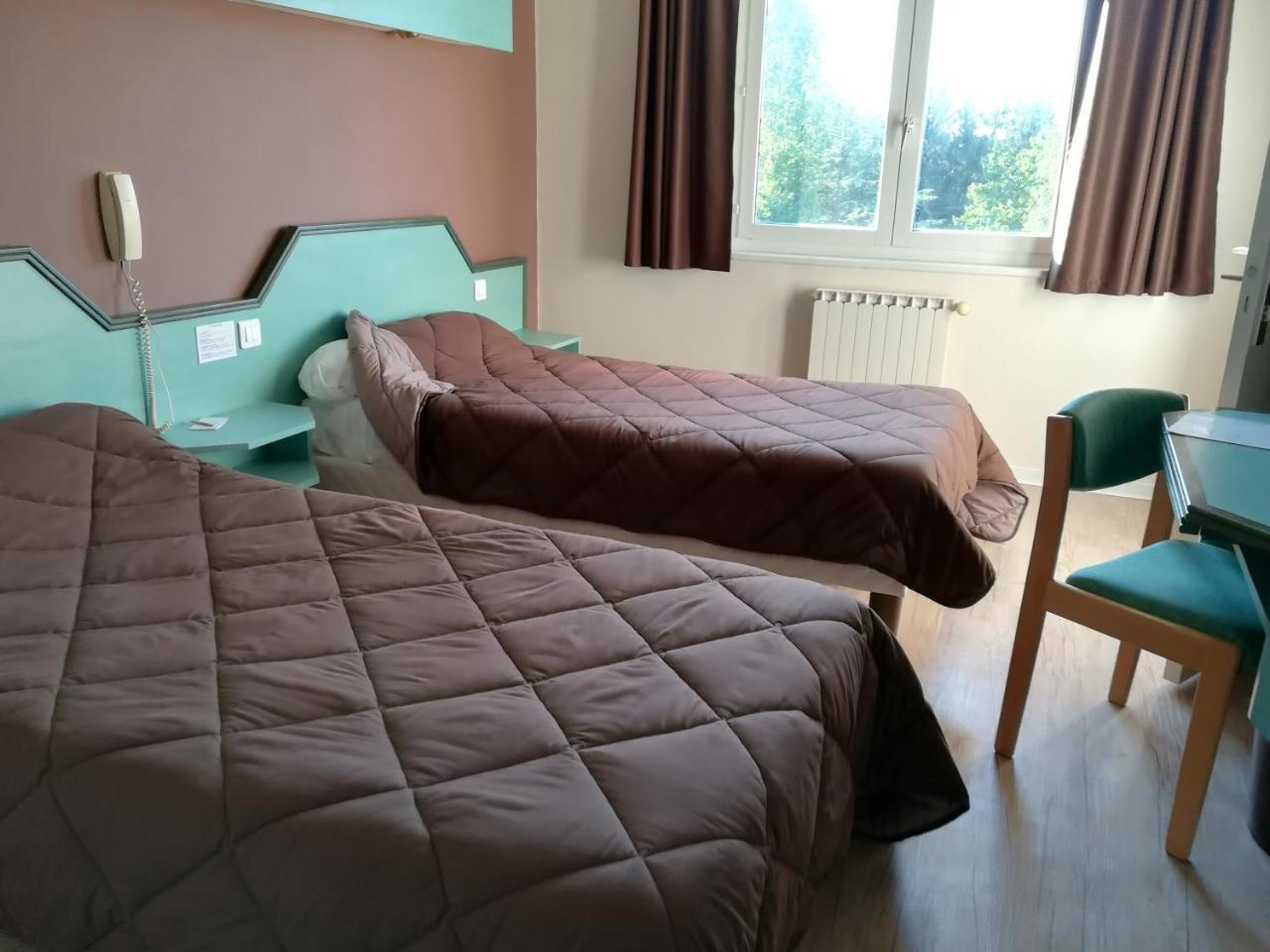 Hotel Logis La Rose Des Vents Volvic Esterno foto